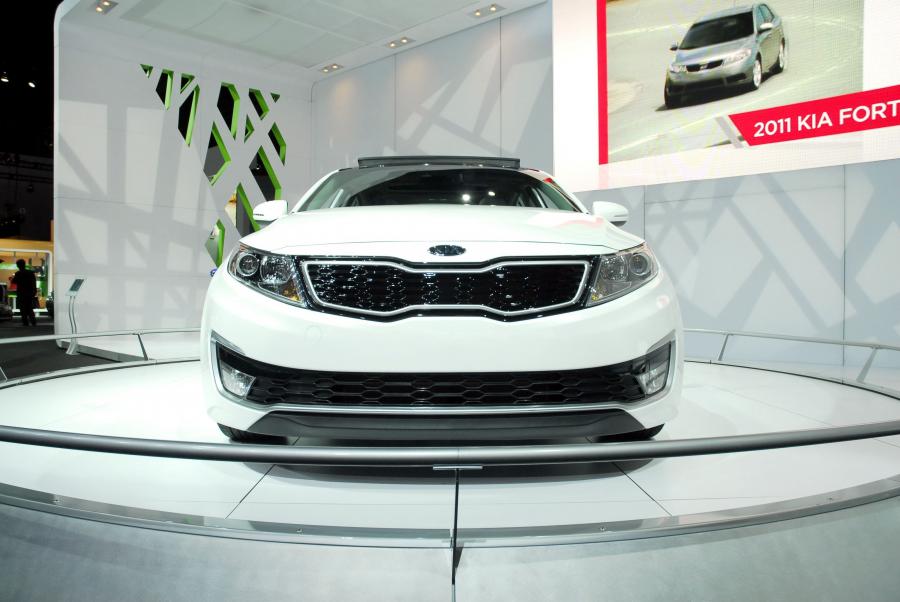  Kia Optima Hybrid 2011 года  (фото 23 из 29)